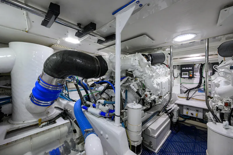 Slide: The Image of Viking 53 Convertible 1998 - 54