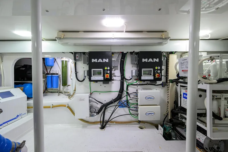 Slide: The Image of Viking 53 Convertible 1998 - 58