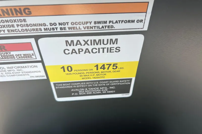 Slide: The Image of Maximum capacity label on 2026 Tahoe Pontoon 1980 CRUISE, 10 persons or 1475 lbs. - 21