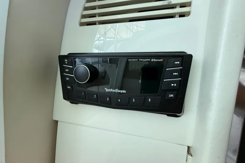 Slide: The Image of Rockford Fosgate audio system in 2004 Formula 400 Super Sport boat. - 24