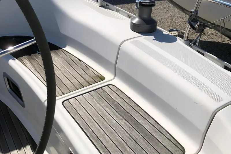 Slide: The Image of Cockpit seating, port - 13