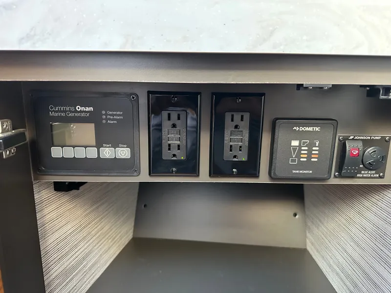 Slide: The Image of Tiara C39 Coupe 2020 - 24