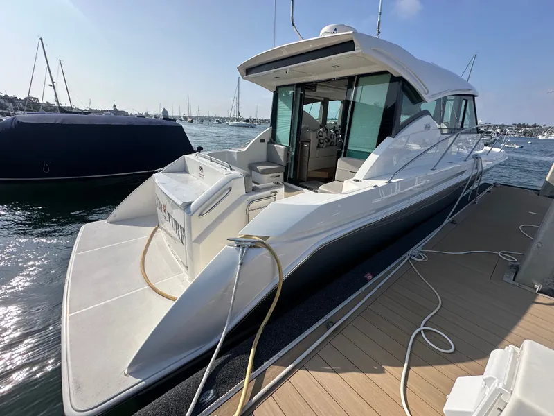 Slide: The Image of Tiara C39 Coupe 2020 - 29