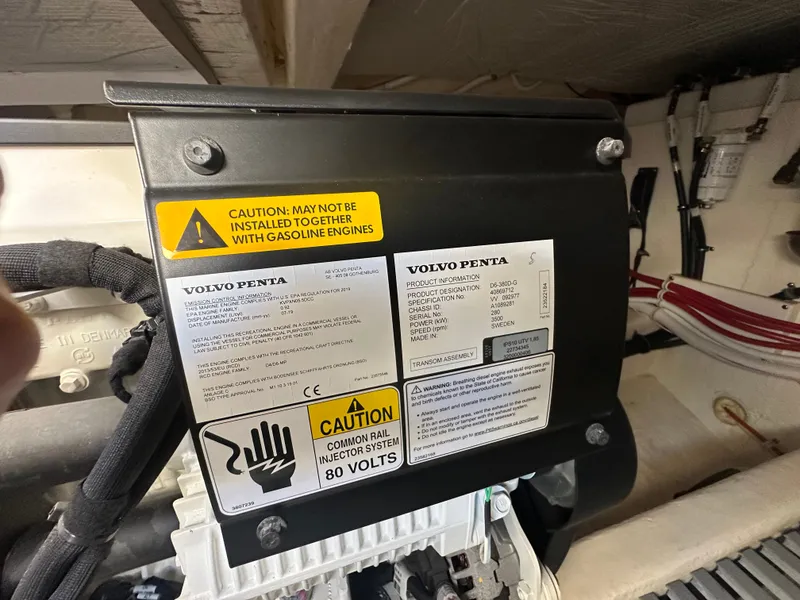 Slide: The Image of Tiara C39 Coupe 2020 - 35