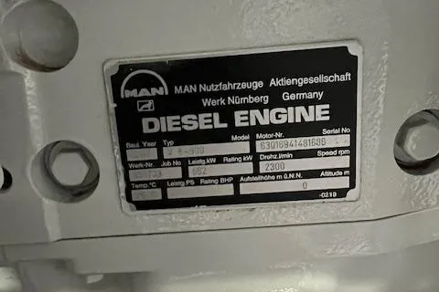 Slide: The Image of Label on MAN diesel engine, Sea Ray 55 Sundancer, 2008 model, showing specifications and serial number. - 27