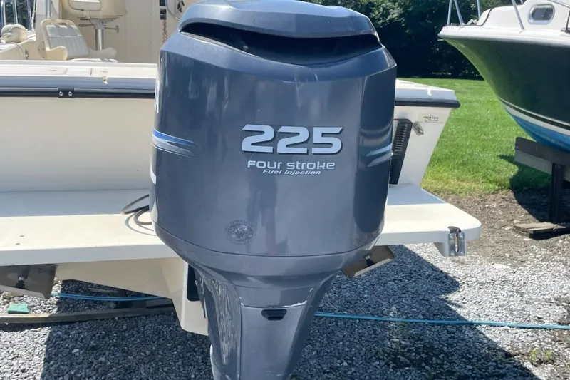 Slide: The Image of Outboard motor on a 2008 Parker 2310 Walkaround boat, four-stroke fuel injection, 225 horsepower. - 5
