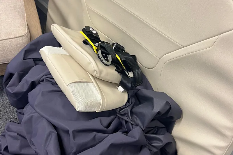 Slide: The Image of Boat seat and cover from 2021 Boston Whaler 130 Super Sport. - 12