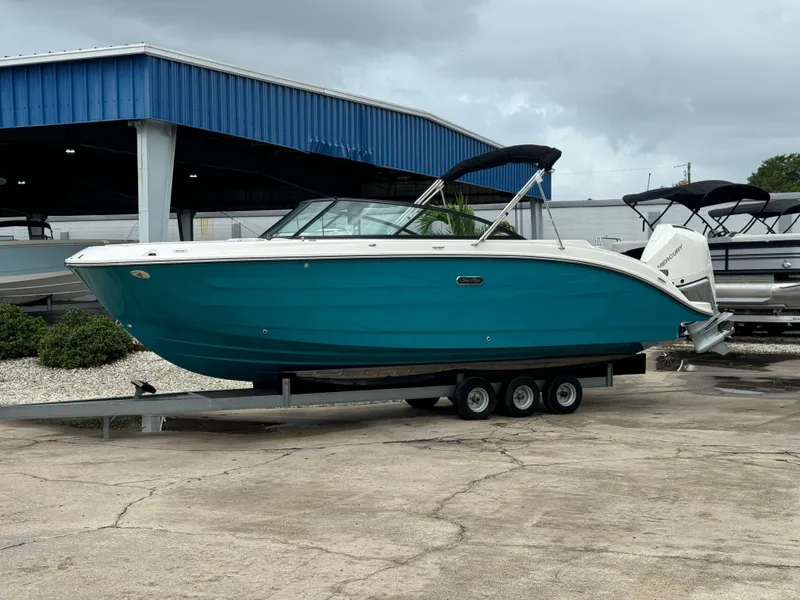 Slide: The Image of Sea Ray SDX 250 Outboard 2026 - 0
