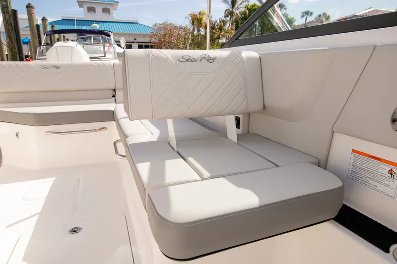 Slide: The Image of Sea Ray SDX 250 Outboard 2026 - 11