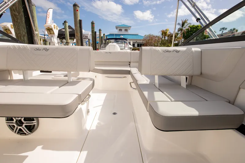 Slide: The Image of Sea Ray SDX 250 Outboard 2026 - 12