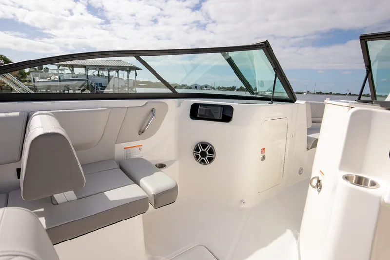 Slide: The Image of Sea Ray SDX 250 Outboard 2026 - 14