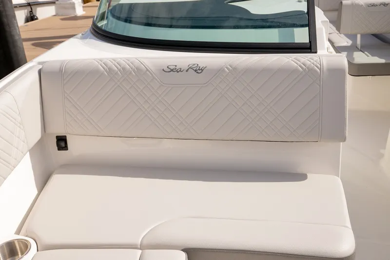 Slide: The Image of Sea Ray SDX 250 Outboard 2026 - 16