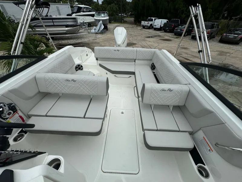 Slide: The Image of Sea Ray SDX 250 Outboard 2026 - 23