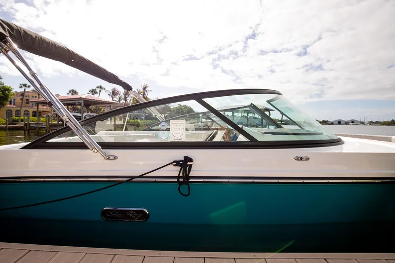 Slide: The Image of Sea Ray SDX 250 Outboard 2026 - 5