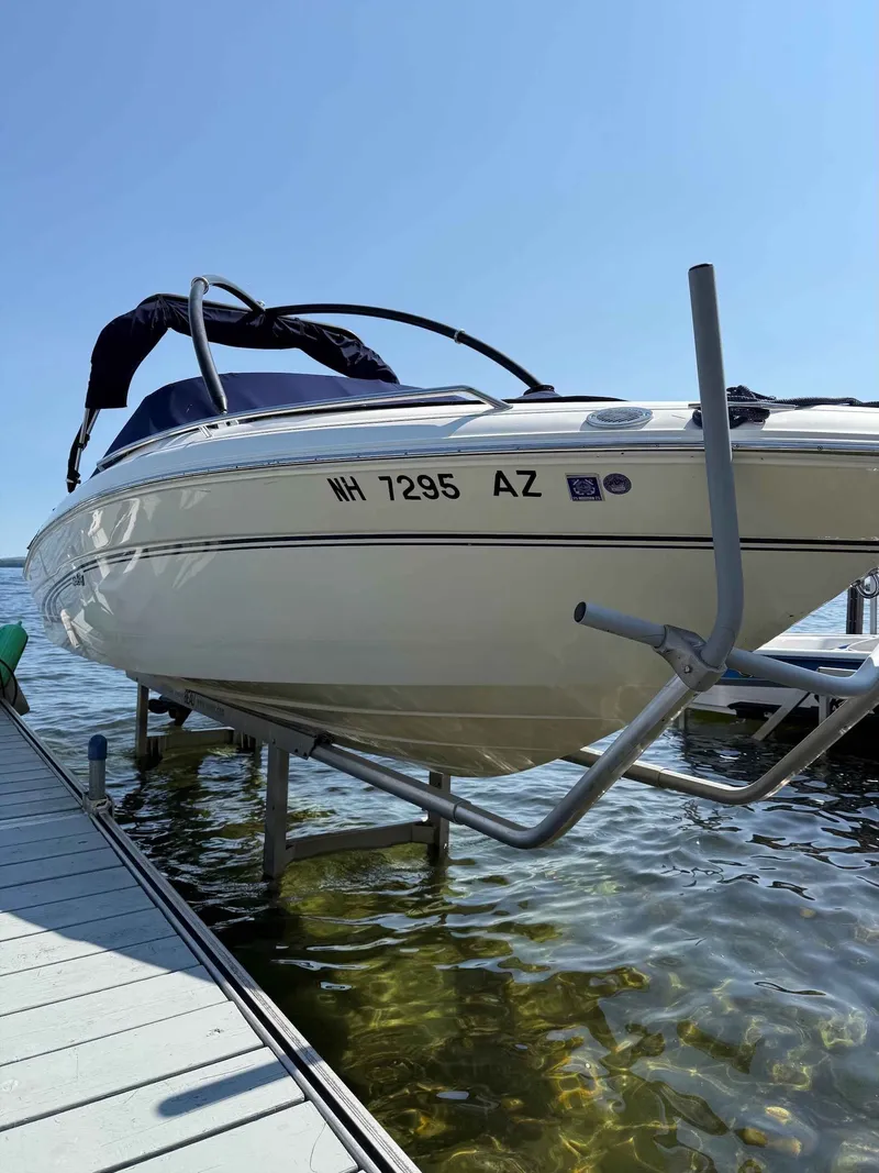 Slide: The Image of Sea Ray 210 Bow Rider 1997 - 4