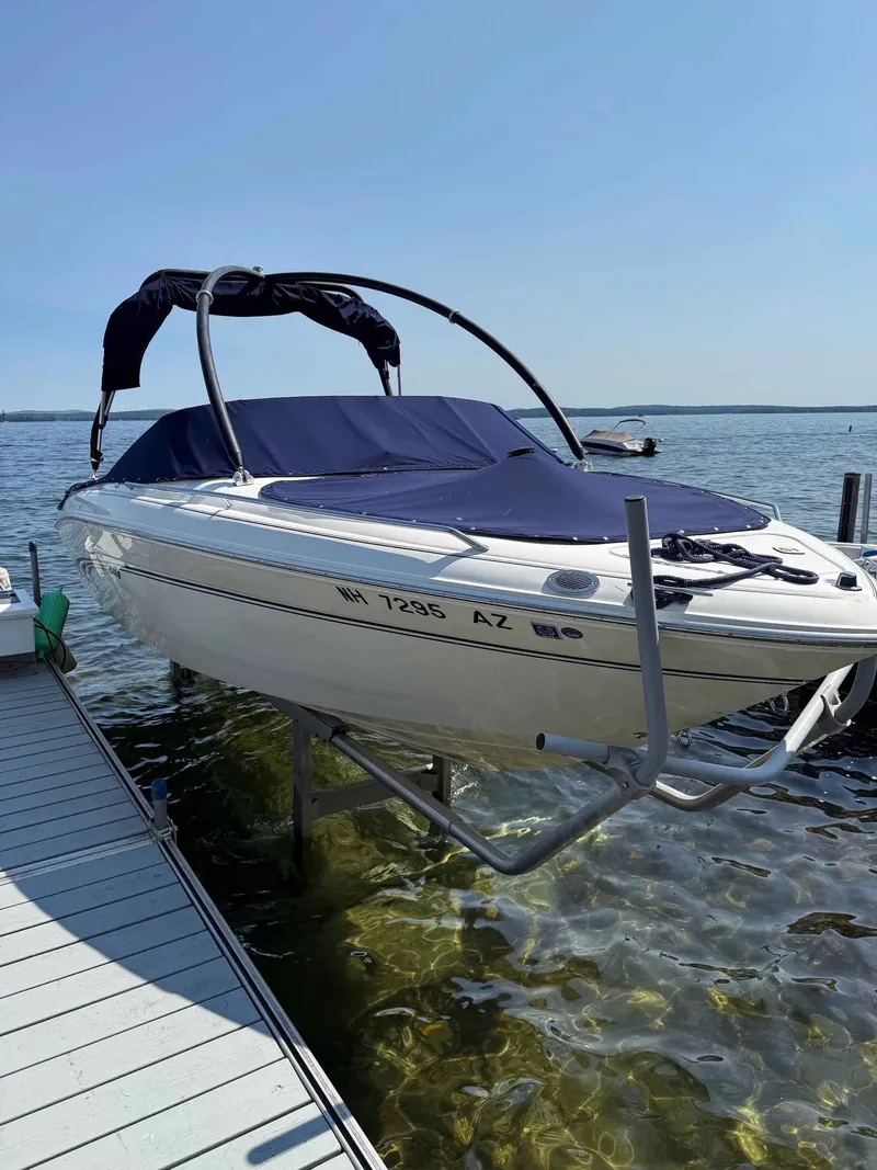 Slide: The Image of Sea Ray 210 Bow Rider 1997 - 6