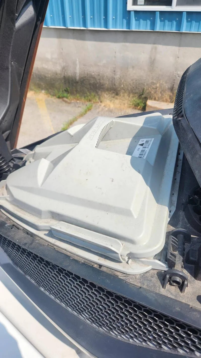 Slide: The Image of Sea-Doo GTX S 155 2014 - 4