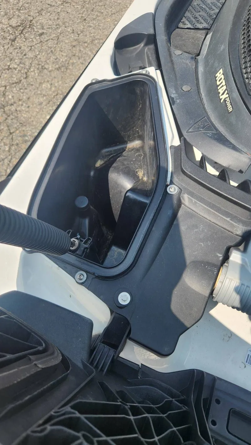 Slide: The Image of Sea-Doo GTX S 155 2014 - 5