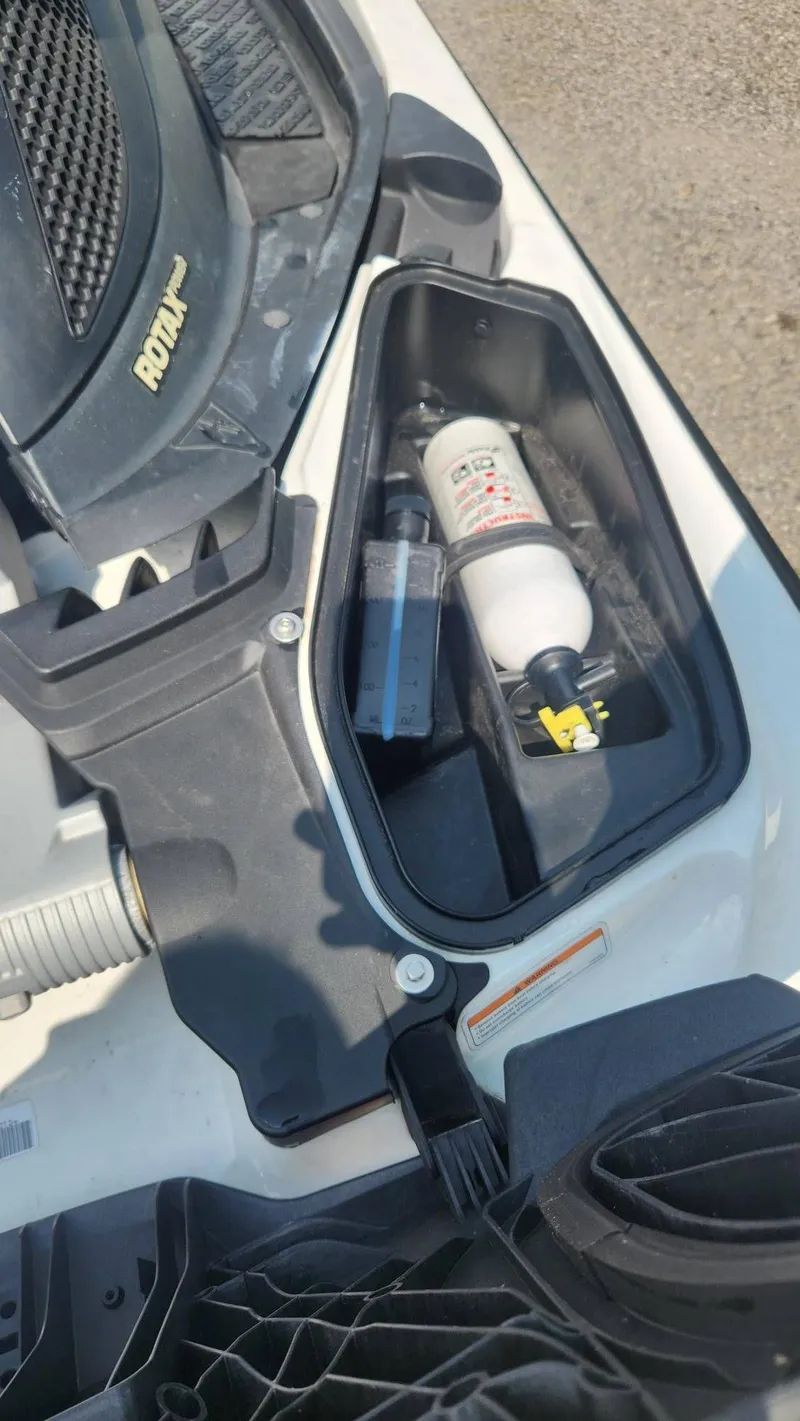 Slide: The Image of Sea-Doo GTX S 155 2014 - 6