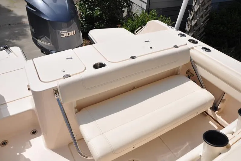 Slide: The Image of 2021 Grady-White Fisherman 236 boat with Yamaha 300 engine, featuring comfortable seating. - 10