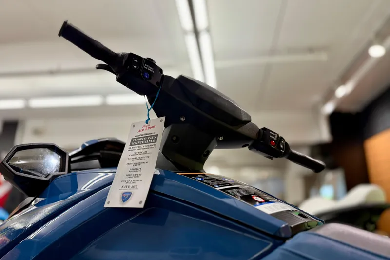 Slide: The Image of 2025 Yamaha WaveRunner VX Cruiser HO with Audio, close-up of handlebars and control panel. - 10