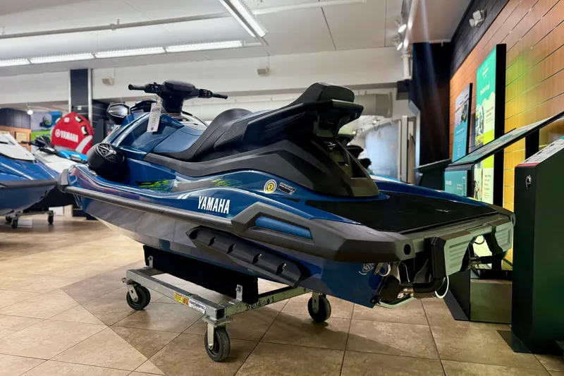 Slide: The Image of 2025 Yamaha WaveRunner VX Cruiser HO with Audio on display in showroom. - 4