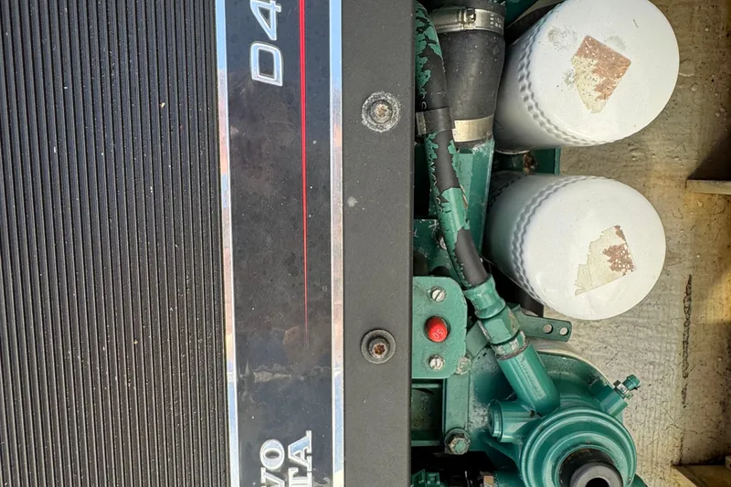 Slide: The Image of Volvo Penta D4 engine in 2005 Ocean Sport Roamer 30 boat. - 52