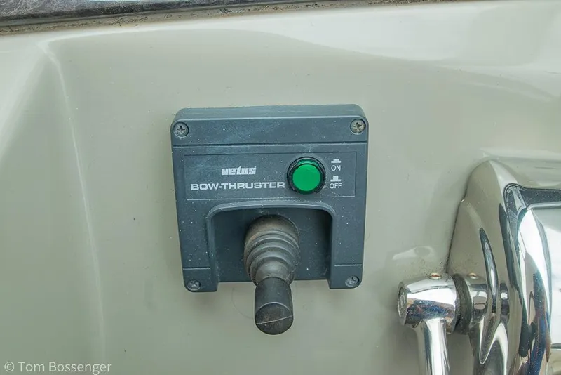 Slide: The Image of Vetus bow thruster control on 2005 Sea Ray 390 Motor Yacht dashboard. - 55