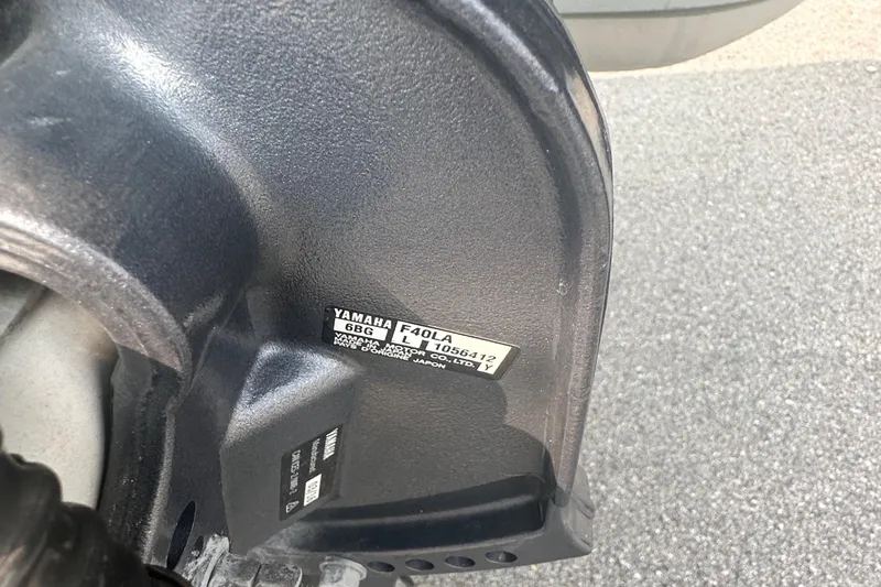 Slide: The Image of Close-up of Yamaha F40LA motor label on 2016 Highfield RS-460. - 9