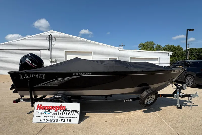 Slide: The Image of 2020 Lund 1775 Adventure SS boat on trailer at Hennepin Marine dealership. - 25