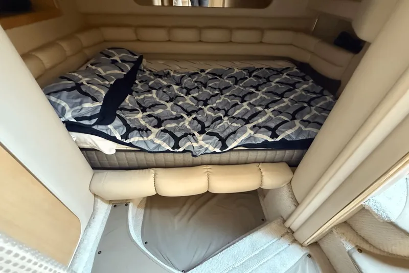 Slide: The Image of Sea Ray Sundancer 400 2000 - 14