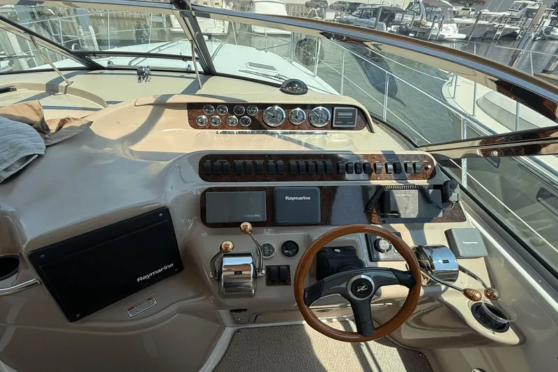 Slide: The Image of Sea Ray Sundancer 400 2000 - 8