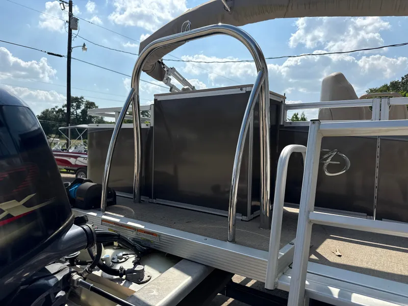 Slide: The Image of Avalon VEN 2080 QF 2022 - 10