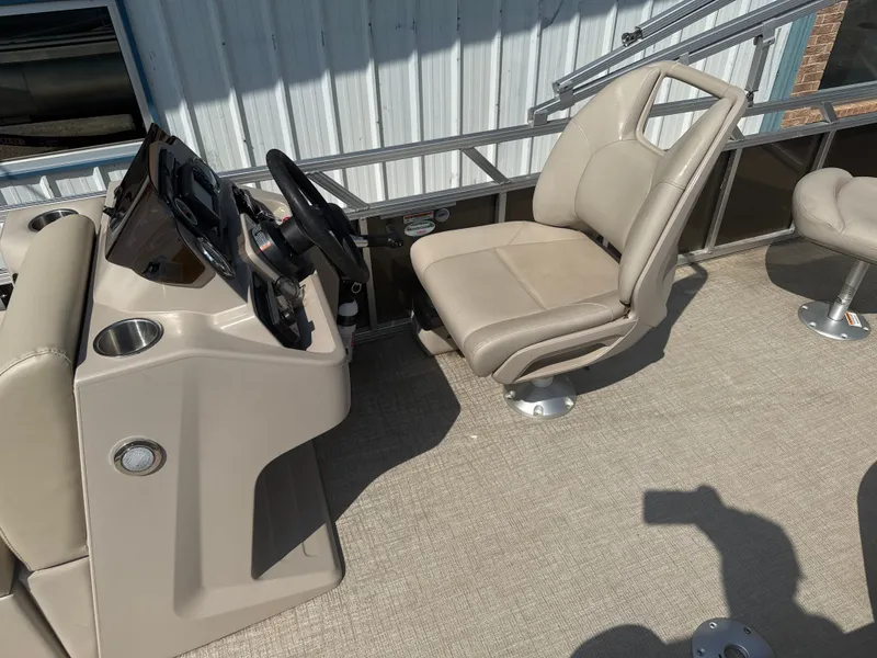 Slide: The Image of Avalon VEN 2080 QF 2022 - 17