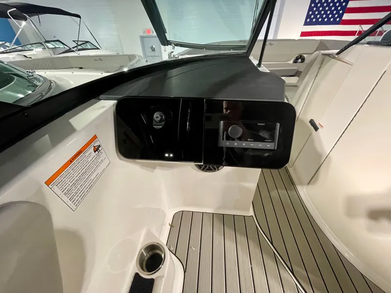 Slide: The Image of Sea Ray SDX 270 Outboard 2026 - 12