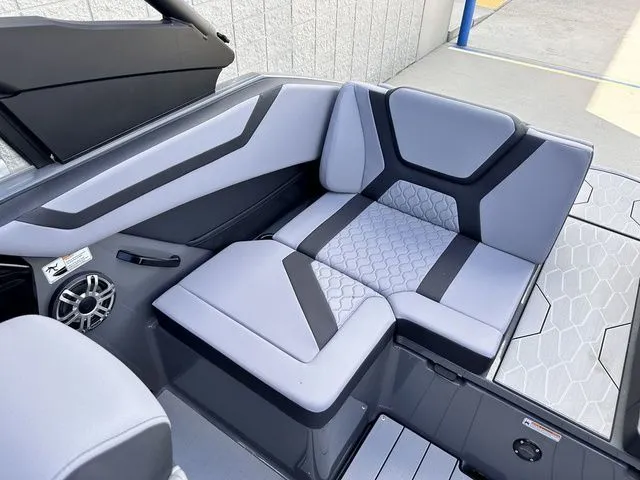 Slide: The Image of Yamaha 222XD 2025 - 17