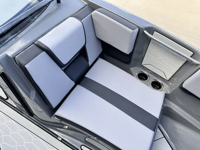 Slide: The Image of Yamaha 222XD 2025 - 24