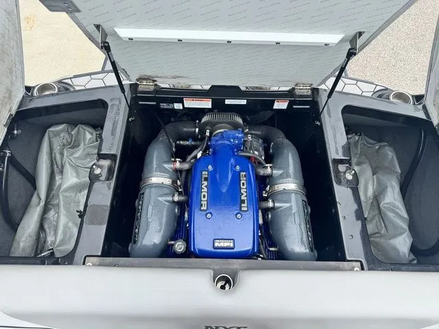 Slide: The Image of MasterCraft NXT20 2017 - 11