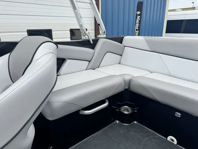 Slide: The Image of MasterCraft NXT20 2017 - 15