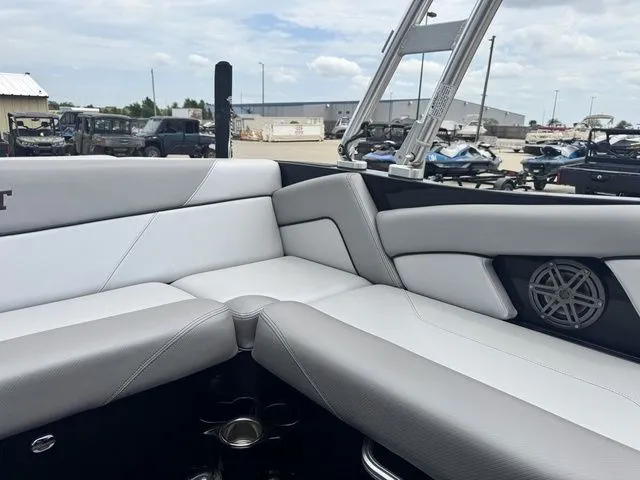 Slide: The Image of MasterCraft NXT20 2017 - 17