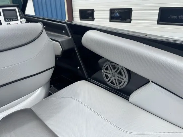 Slide: The Image of MasterCraft NXT20 2017 - 22