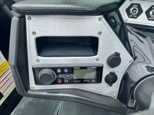 Slide: The Image of MasterCraft NXT20 2017 - 24