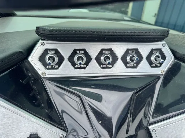 Slide: The Image of MasterCraft NXT20 2017 - 25