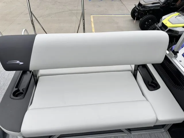 Slide: The Image of Bennington 22 SSB Swingback SPS Tri-Toon Pontoon 2025 - 14