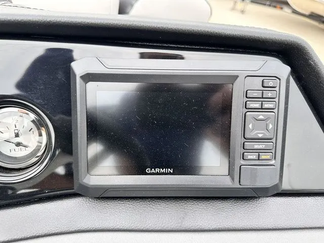 Slide: The Image of Bennington 22 SSB Swingback SPS Tri-Toon Pontoon 2025 - 20