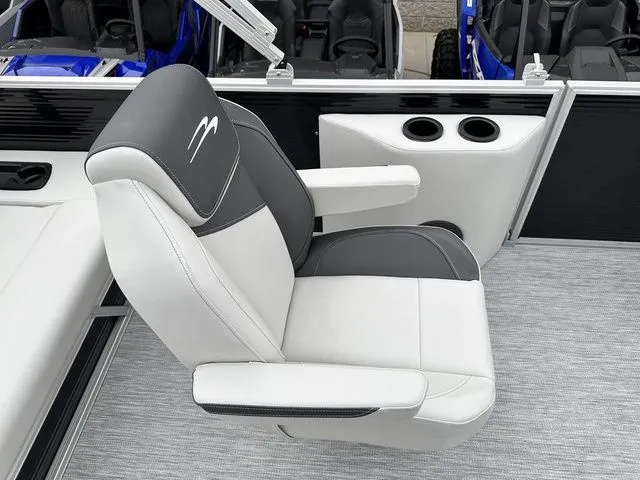 Slide: The Image of Bennington 22 SSB Swingback SPS Tri-Toon Pontoon 2025 - 23