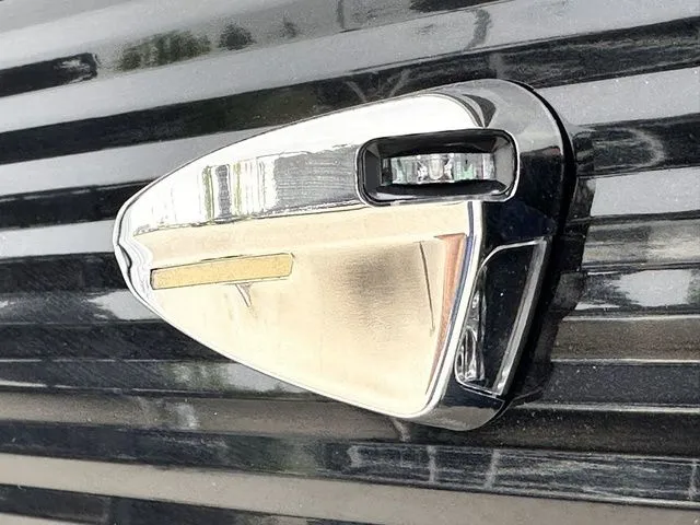 Slide: The Image of Bennington 22 SSB Swingback SPS Tri-Toon Pontoon 2025 - 8