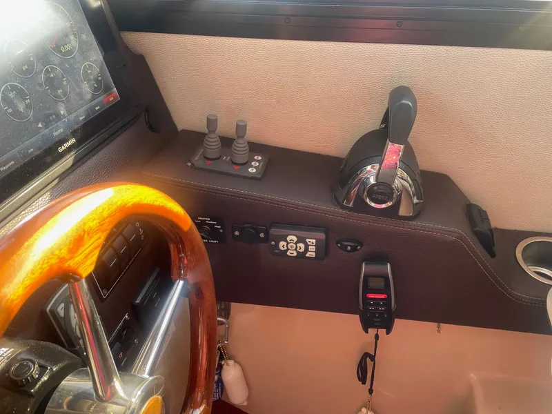 Slide: The Image of Cutwater 30 S Luxury Edition 2015 - 15