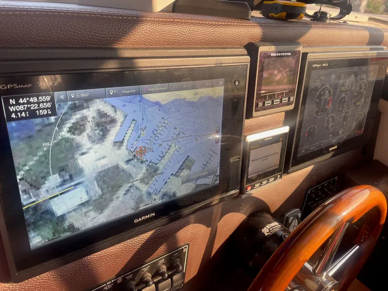 Slide: The Image of Cutwater 30 S Luxury Edition 2015 - 16