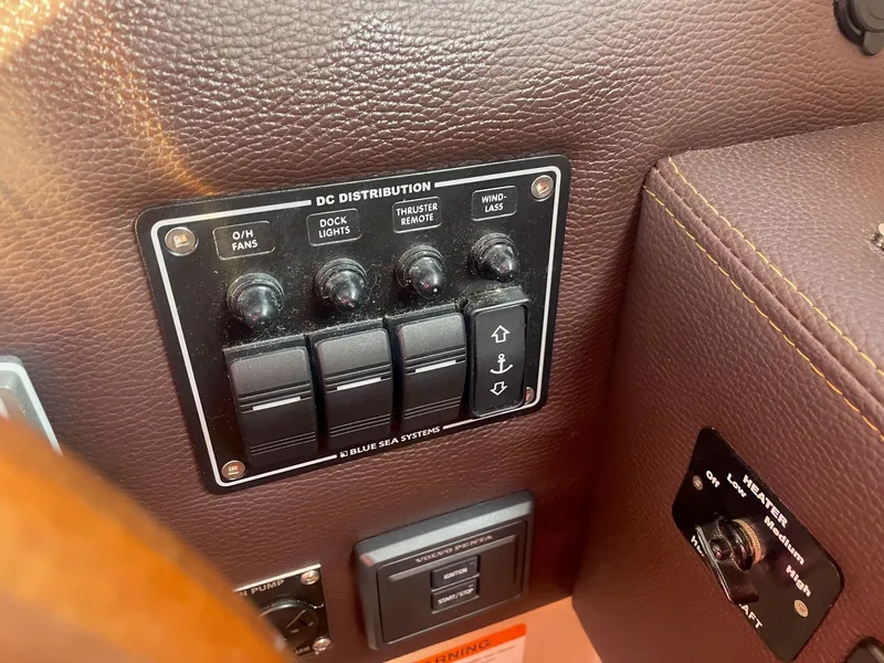 Slide: The Image of Cutwater 30 S Luxury Edition 2015 - 24